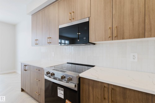 8300 Kiriak Loop, Edmonton, AB 