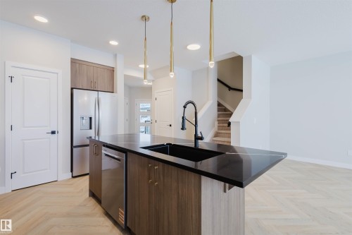 8300 Kiriak Loop, Edmonton, AB 