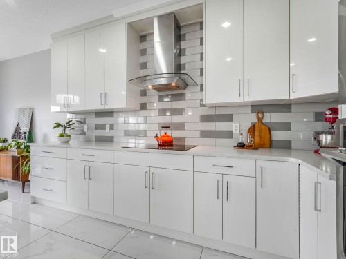 12 Sandalwood Place, Leduc, AB - Indoor Photo Showing Kitchen