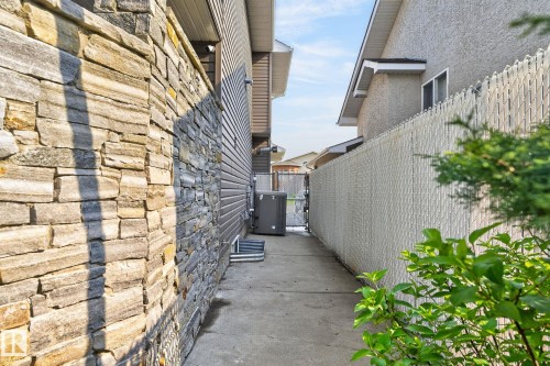 370 Hollick-Kenyon Road, Edmonton, AB 