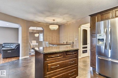 370 Hollick-Kenyon Road, Edmonton, AB 