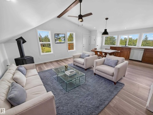 55301 Range Road 272, Rural Sturgeon County, AB - Indoor Photo Showing Living Room
