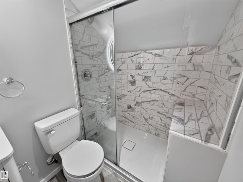 55301 Range Road 272, Rural Sturgeon County, AB - Indoor Photo Showing Bathroom
