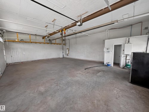 55301 Range Road 272, Rural Sturgeon County, AB - Indoor Photo Showing Garage
