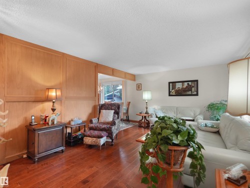 13615 136A Avenue, Edmonton, AB 