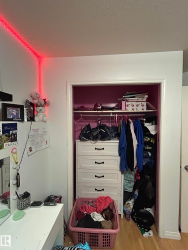 Image quality insufficient for description - 17 Willowby Close, Stony Plain, AB 