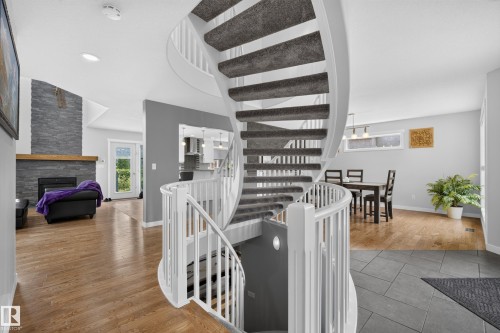 1017 Holgate Place, Edmonton, AB 