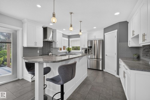 1017 Holgate Place, Edmonton, AB 