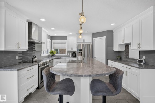 1017 Holgate Place, Edmonton, AB 
