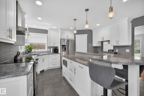 1017 Holgate Place, Edmonton, AB 