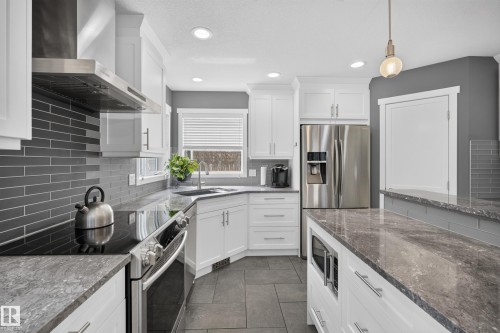 1017 Holgate Place, Edmonton, AB 