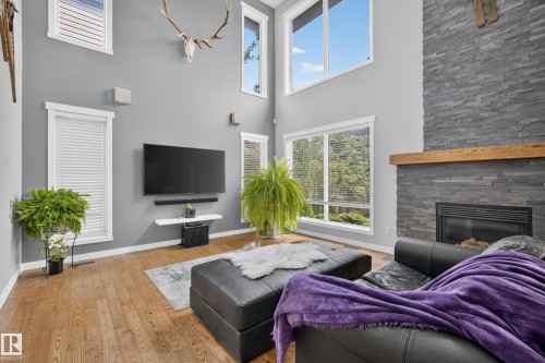 1017 Holgate Place, Edmonton, AB 