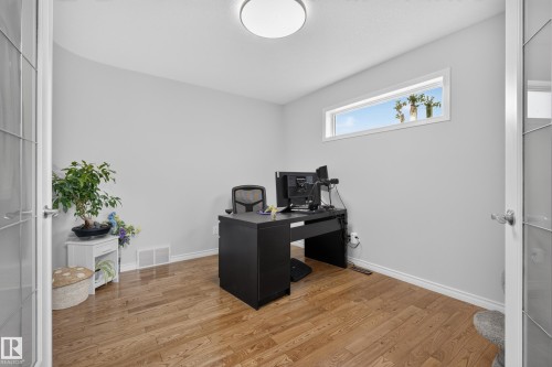 1017 Holgate Place, Edmonton, AB 