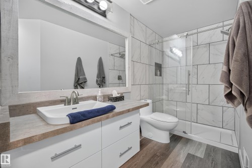 1017 Holgate Place, Edmonton, AB 