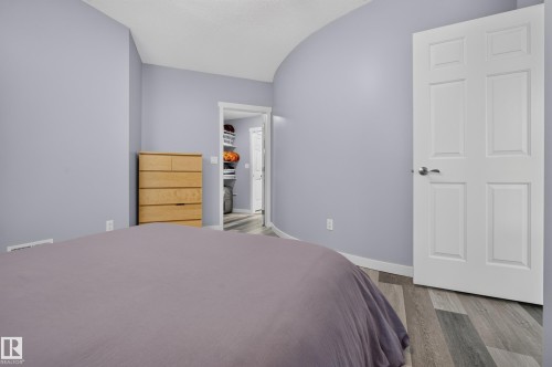 1017 Holgate Place, Edmonton, AB 