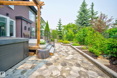 1017 Holgate Place, Edmonton, AB 