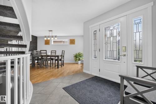 1017 Holgate Place, Edmonton, AB 