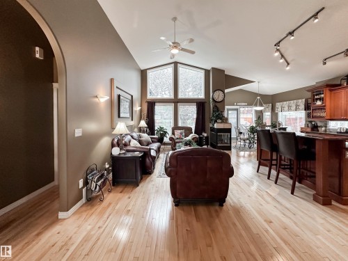 45 Osborne Close, St. Albert, AB 