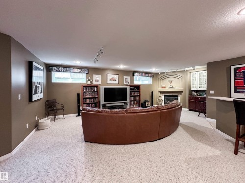 45 Osborne Close, St. Albert, AB 