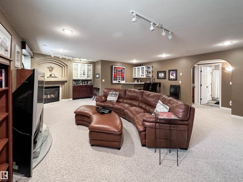 45 Osborne Close, St. Albert, AB 