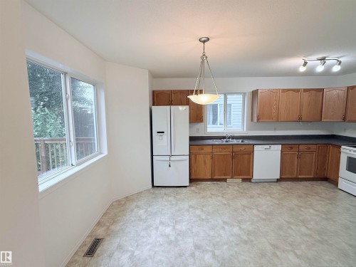 1920 37 Avenue, Edmonton, AB 