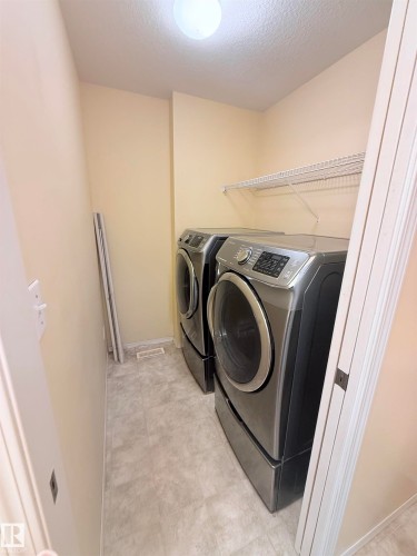 1920 37 Avenue, Edmonton, AB 