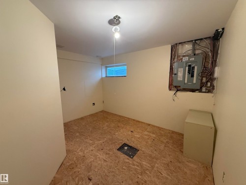 1920 37 Avenue, Edmonton, AB 