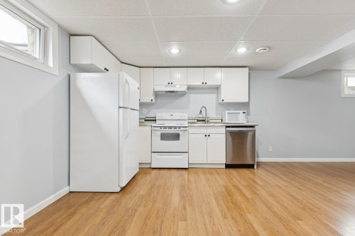 8803 25A Avenue, Edmonton, AB 