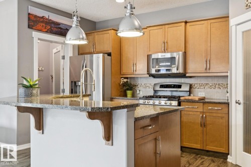 2016 125 Street, Edmonton, AB 