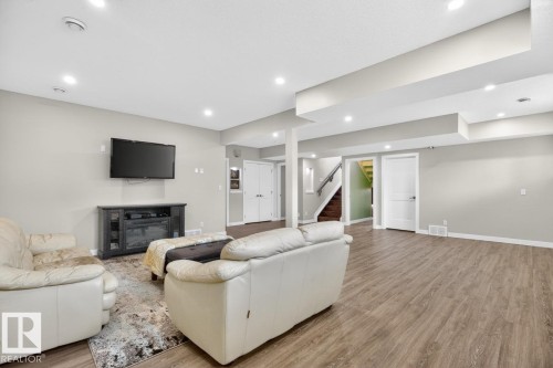 102 Kirpatrick Court, Leduc, AB - Indoor