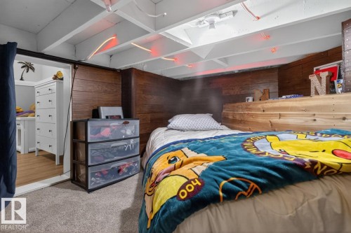102 Kirpatrick Court, Leduc, AB - Indoor Photo Showing Bedroom