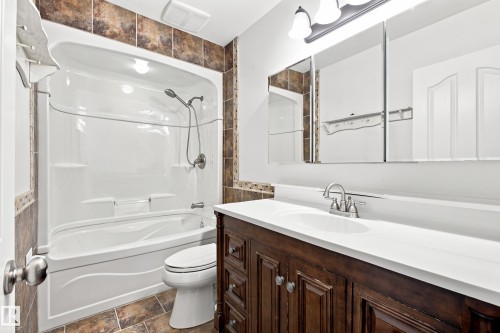 5507 47 Street, Stony Plain, AB - Indoor Photo Showing Bathroom
