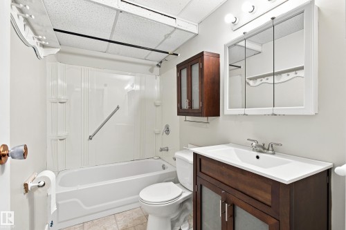 5507 47 Street, Stony Plain, AB - Indoor Photo Showing Bathroom