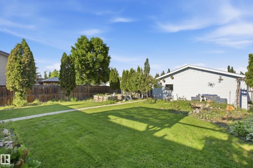 5507 47 Street, Stony Plain, AB - Outdoor With Backyard