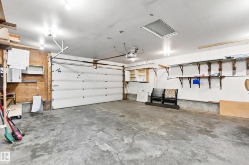 5507 47 Street, Stony Plain, AB - Indoor Photo Showing Garage