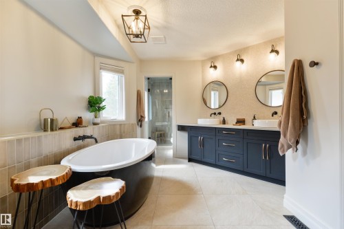 727 Hetu Lane, Edmonton, AB 