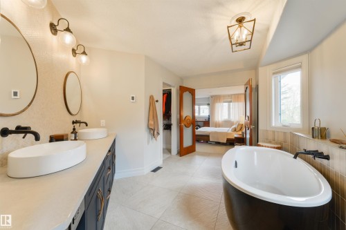 727 Hetu Lane, Edmonton, AB 