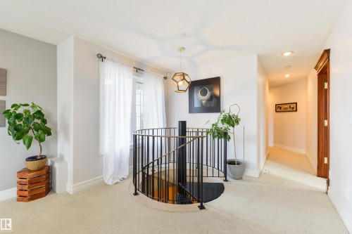 727 Hetu Lane, Edmonton, AB 