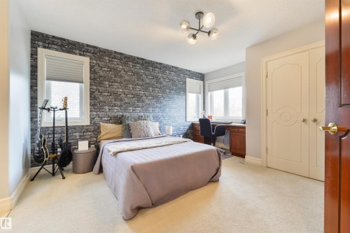 727 Hetu Lane, Edmonton, AB 