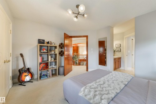727 Hetu Lane, Edmonton, AB 