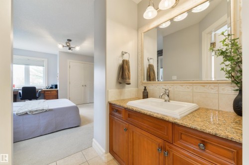 727 Hetu Lane, Edmonton, AB 