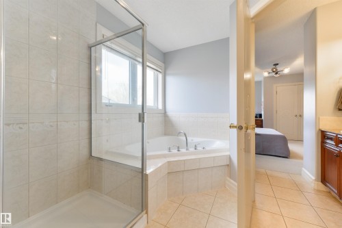 727 Hetu Lane, Edmonton, AB 