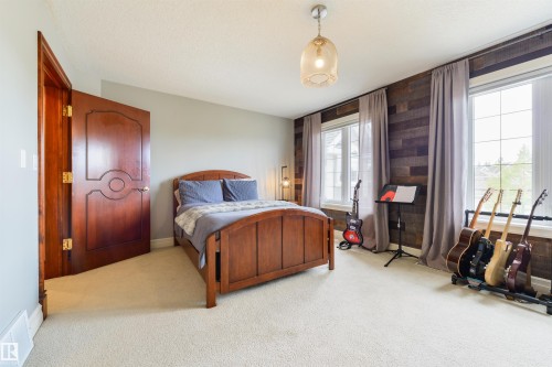 727 Hetu Lane, Edmonton, AB 