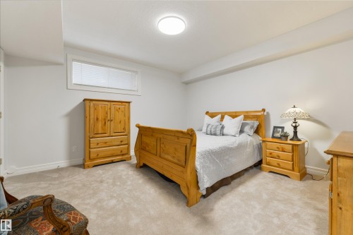 727 Hetu Lane, Edmonton, AB 