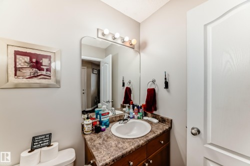 7847 7 Avenue, Edmonton, AB - Indoor Photo Showing Bathroom