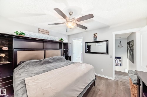 7847 7 Avenue, Edmonton, AB - Indoor Photo Showing Bedroom