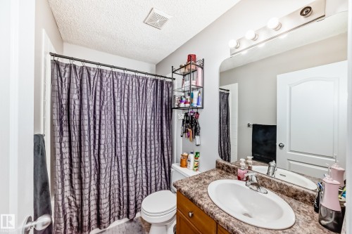 7847 7 Avenue, Edmonton, AB - Indoor Photo Showing Bathroom
