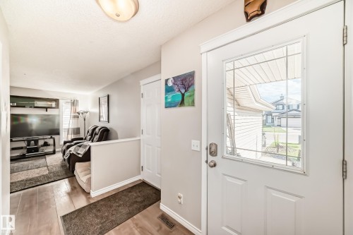 7847 7 Avenue, Edmonton, AB - Indoor Photo Showing Other Room