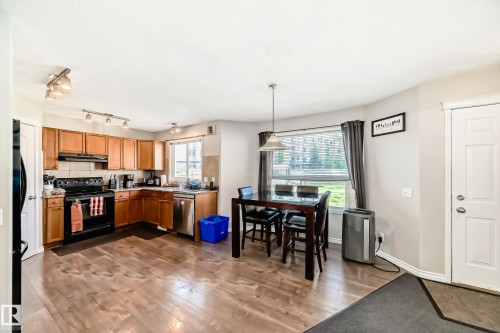 7847 7 Avenue, Edmonton, AB - Indoor
