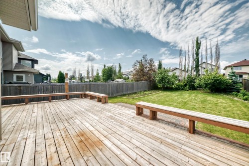 Spacious outdoor deck with built-in bench seating - 1330 114B Street, Edmonton, AB 